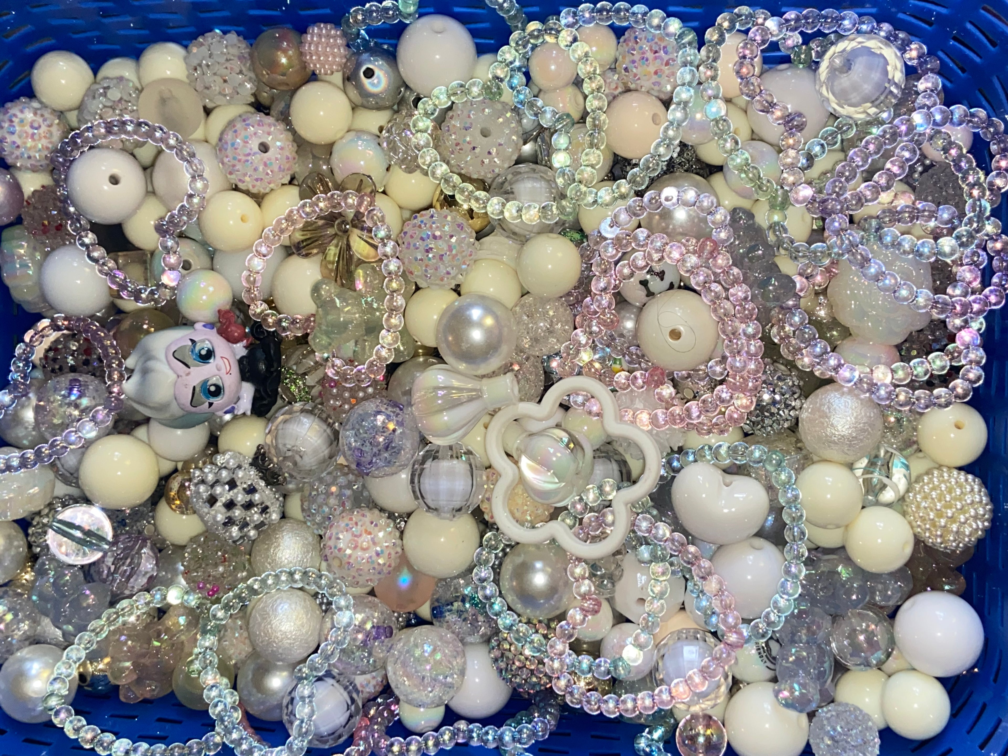 White bead mix
